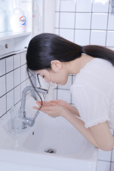 给我一个可以免费看片的